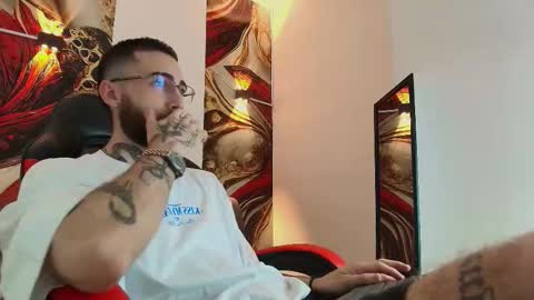 Snapshot of luke_davis01 chatting on October 2025 12:47:01 PM LUKE online show from October 2025 12:47:01 PM