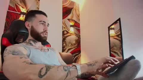 Snapshot of luke_davis01 chatting on October 2025 01:25:01 PM LUKE online show from October 2025 01:25:01 PM