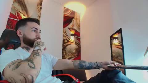 Snapshot of luke_davis01 chatting on November 2025 01:22:01 PM LUKE online show from November 2025 01:22:01 PM