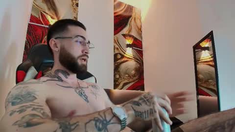 Snapshot of luke_davis01 chatting on November 2025 01:21:02 PM LUKE online show from November 2025 01:21:02 PM