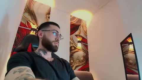 Snapshot of luke_davis01 chatting on November 2025 01:07:02 PM LUKE online show from November 2025 01:07:02 PM