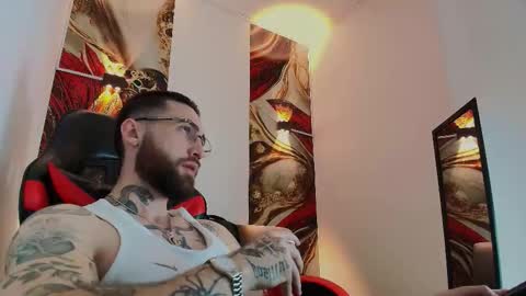 Snapshot of luke_davis01 chatting on November 2025 01:13:01 PM LUKE online show from November 2025 01:13:01 PM