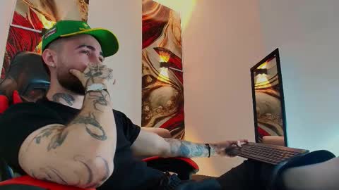 Snapshot of luke_davis01 chatting on December 2025 01:31:02 PM LUKE online show from December 2025 01:31:02 PM