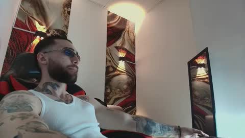 Snapshot of luke_davis01 chatting on December 2025 01:37:02 PM LUKE online show from December 2025 01:37:02 PM