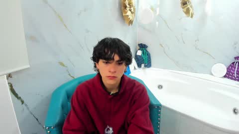 Snapshot of luke_howland chatting on December 2024 12:24:01 PM Luke online show from December 2024 12:24:01 PM