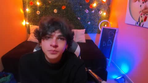 Snapshot of luke_howland chatting on December 2024 08:37:01 PM Luke online show from December 2024 08:37:01 PM