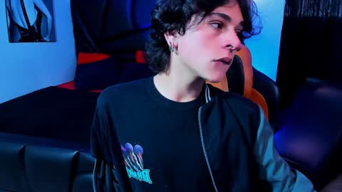 Snapshot of luke_howland chatting on January 2025 08:15:02 PM Luke online show from January 2025 08:15:02 PM