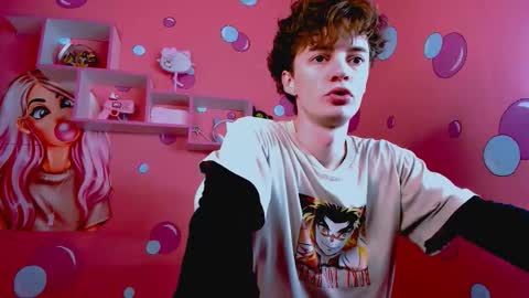 Snapshot of luke_sweet chatting on December 2025 11:19:01 AM Luke online show from December 2025 11:19:01 AM