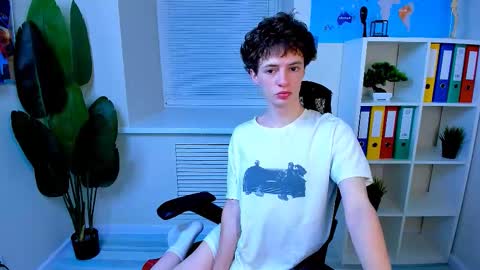 Snapshot of luke_sweet chatting on January 2026 11:14:02 AM Luke online show from January 2026 11:14:02 AM