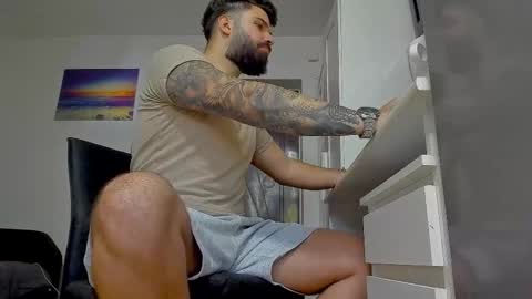 Snapshot of lukedenver chatting on November 2025 10:06:02 AM Luke online show from November 2025 10:06:02 AM