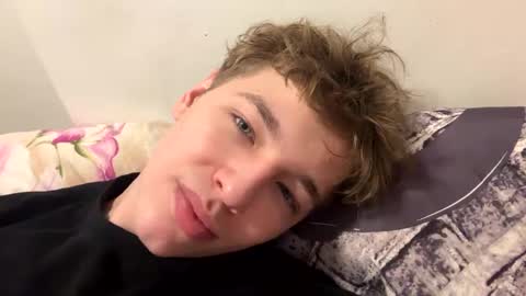 Snapshot of lukedesirable chatting on January 2025 08:26:02 PM lukedesirable online show from January 2025 08:26:02 PM