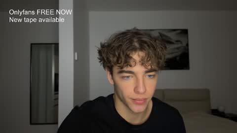 Snapshot of lukedesirable chatting on December 2025 07:42:02 PM lukedesirable online show from December 2025 07:42:02 PM