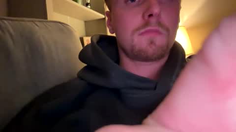 Snapshot of lukeeeeey96 chatting on November 2025 10:42:02 PM lukeeeeey96 online show from November 2025 10:42:02 PM