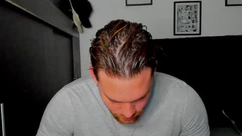 Snapshot of lukeglanton17 chatting on February 2025 01:37:01 AM Luke online show from February 2025 01:37:01 AM