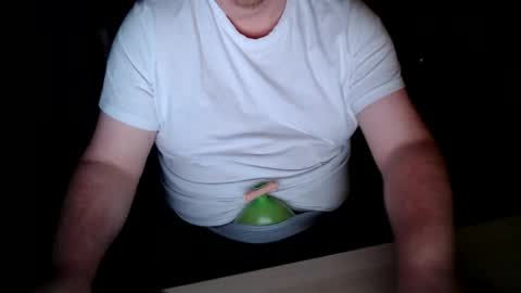 Snapshot of lukelooner chatting on November 2025 04:11:02 PM lukelooner online show from November 2025 04:11:02 PM