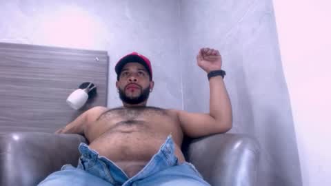 Snapshot of lukke_smitt chatting on November 2025 07:34:02 PM ------LUKE ... online show from November 2025 07:34:02 PM