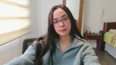 Snapshot of lulibee_ chatting on April 2026 01:41:02 PM Luli online show from April 2026 01:41:02 PM