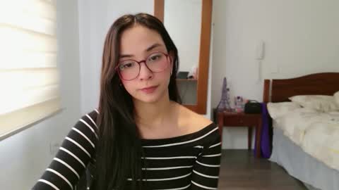 Snapshot of lulibee_ chatting on May 2026 01:27:01 PM Luli online show from May 2026 01:27:01 PM