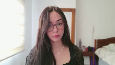 Snapshot of lulibee_ chatting on May 2026 01:08:01 PM Luli online show from May 2026 01:08:01 PM