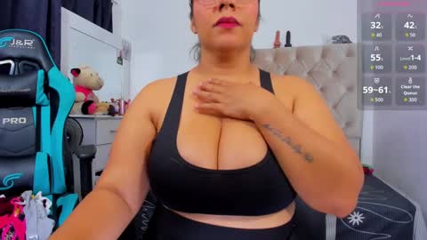 Snapshot of lulu_f1 chatting on November 2025 08:29:01 PM ferrer online show from November 2025 08:29:01 PM