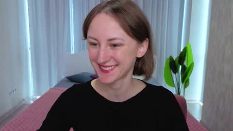 Lily online show from October 2025 10:47:01 AM