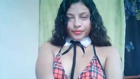 luluupeach69 online show from October 2025 12:18:02 PM