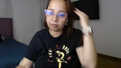 Snapshot of lumi_84 chatting on January 2025 12:04:02 AM LUMI online show from January 2025 12:04:02 AM