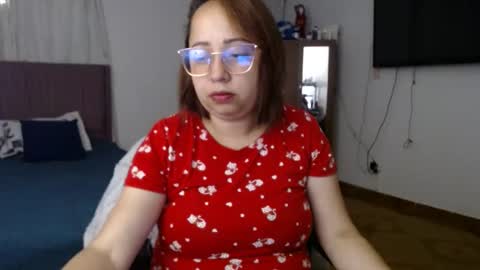 Snapshot of lumi_84 chatting on January 2025 12:36:02 AM LUMI online show from January 2025 12:36:02 AM