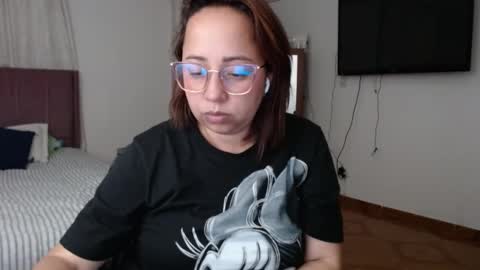 Snapshot of lumi_84 chatting on February 2025 03:42:01 AM LUMI online show from February 2025 03:42:01 AM