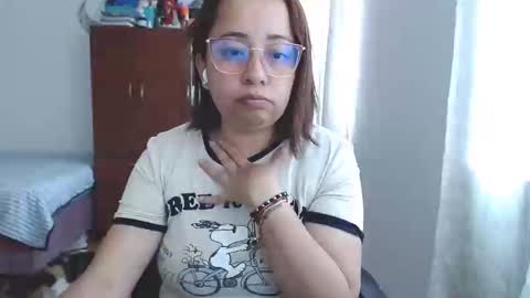 Snapshot of lumi_84 chatting on February 2025 02:43:01 PM LUMI online show from February 2025 02:43:01 PM