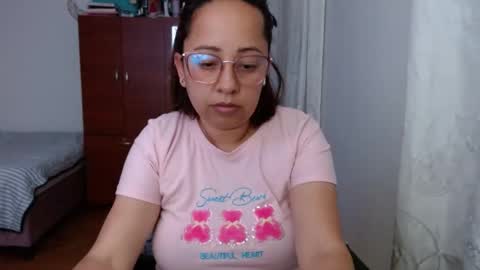 Snapshot of lumi_84 chatting on February 2025 01:03:02 AM LUMI online show from February 2025 01:03:02 AM