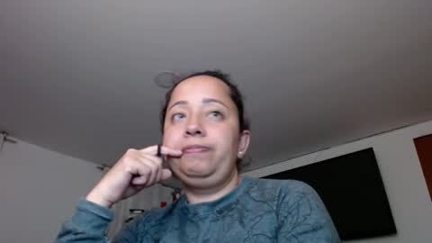 Snapshot of lumi_84 chatting on March 2025 12:16:01 AM LUMI online show from March 2025 12:16:01 AM