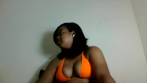 Snapshot of lumira_belle chatting on July 2026 10:45:01 AM lumira_belle online show from July 2026 10:45:01 AM