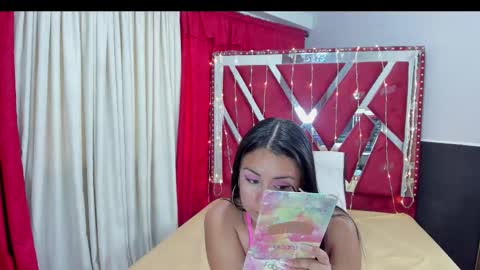 Luna  online show from November 2025 09:15:02 PM