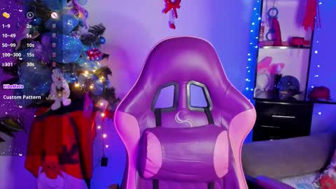 Luna online show from November 2025 05:37:02 PM