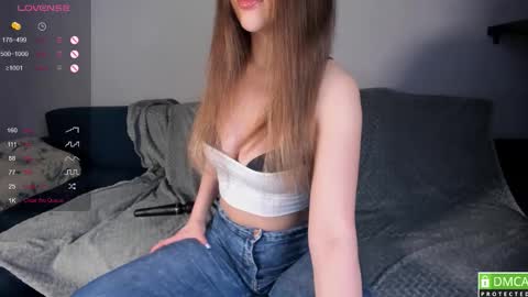 Snapshot of luna__l chatting on September 2025 09:53:01 PM Alice online show from September 2025 09:53:01 PM