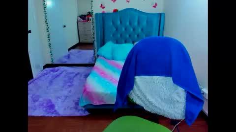luna_analya online show from September 2025 11:35:02 AM