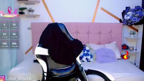 Luna online show from November 2025 09:13:02 PM