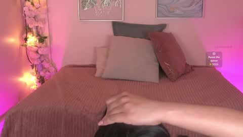 Lunita online show from April 2026 07:19:02 PM