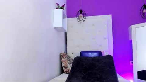 Luna online show from November 2025 11:43:02 AM