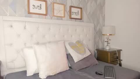 luna forever7 online show from March 2026 08:08:02 PM