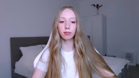 Luna online show from January 2026 09:02:02 PM