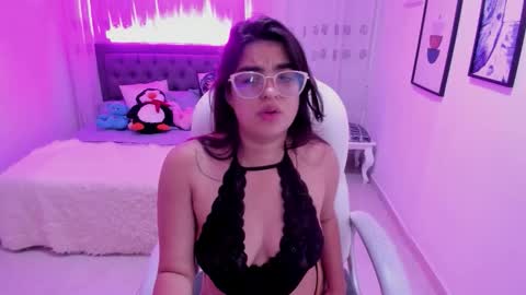 Snapshot of luna_jonnes1 chatting on November 2025 11:24:02 AM Luna online show from November 2025 11:24:02 AM