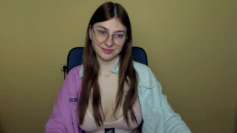 Snapshot of luna_lush_ chatting on April 2026 11:30:02 AM Luna online show from April 2026 11:30:02 AM