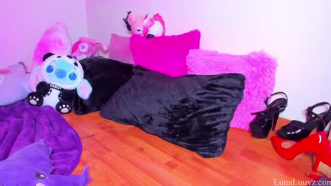 Luna Luuvz online show from March 2025 06:12:02 AM