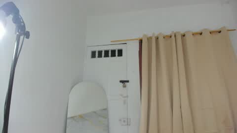 Luna  online show from May 2026 01:57:16 AM