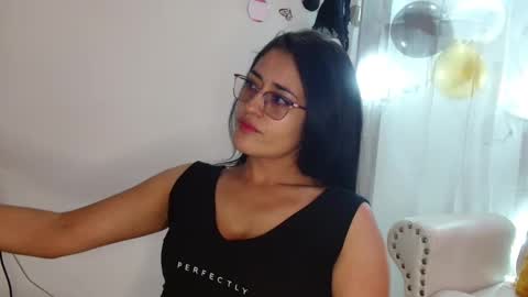 Snapshot of luna_noire1 chatting on October 2025 07:58:02 PM Luna Noire online show from October 2025 07:58:02 PM