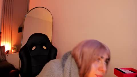 Luna online show from January 2026 05:27:02 PM