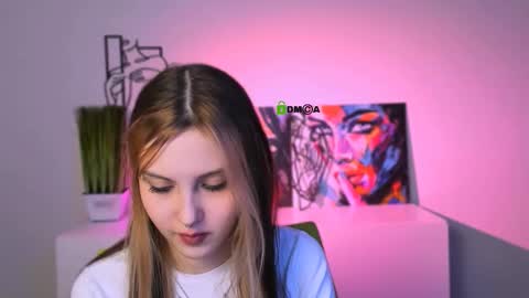 Luna online show from November 2025 07:27:01 PM