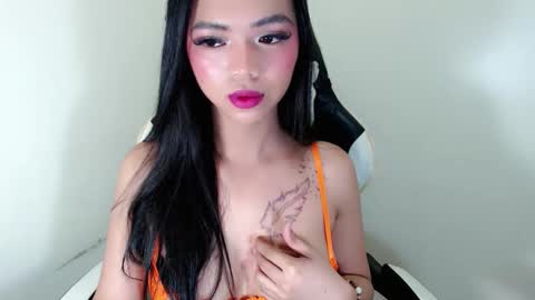 luna_whitedoll online show from April 2026 11:54:02 PM